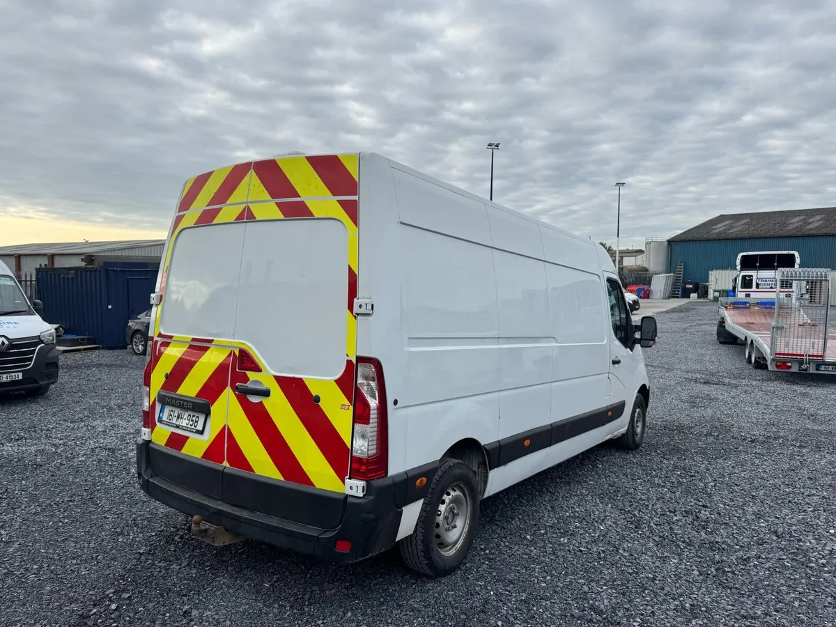 Renault master van - Image 2