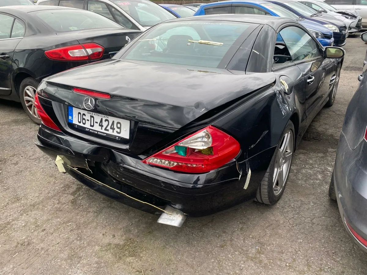 Mercedes SL 350 Rear damage Driving perfectly 👌 - Image 2