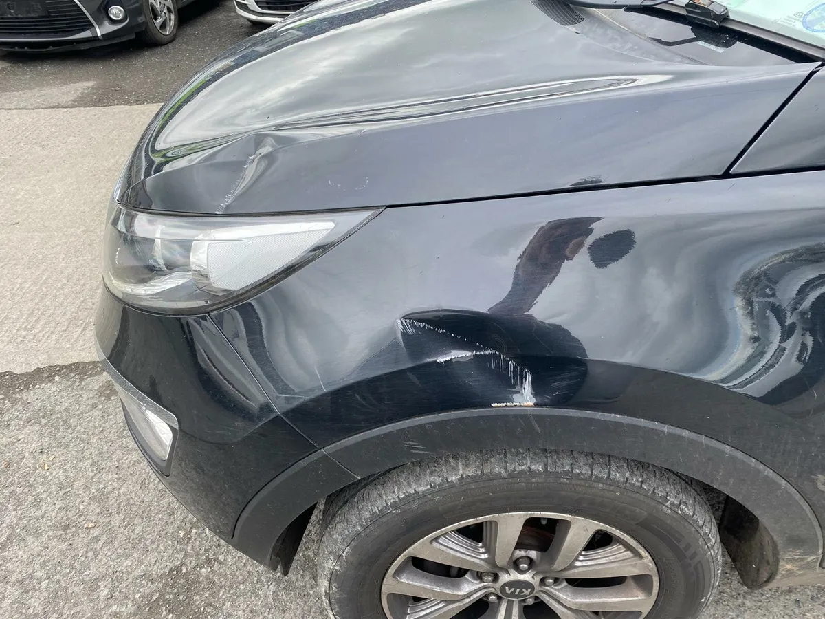Kia sportage 2015 diesel Light front damage - Image 4