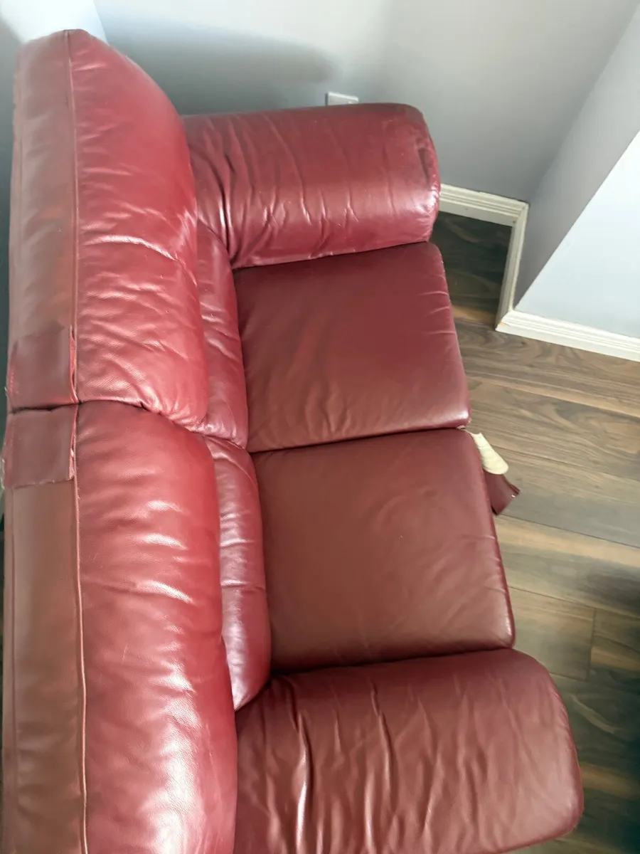 1 x Single seater and 1 x double seater sofa - Image 4