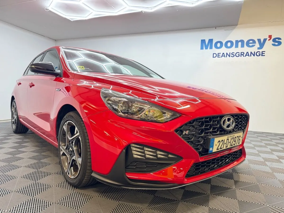 Hyundai i30 Petrol Deluxe Nline - Image 1