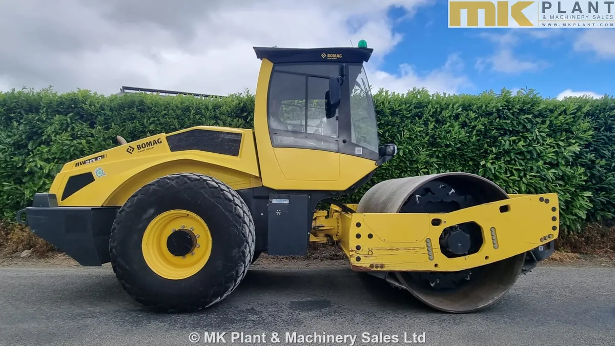 Bomag BW213D-5 Single Drum Roller - Image 2