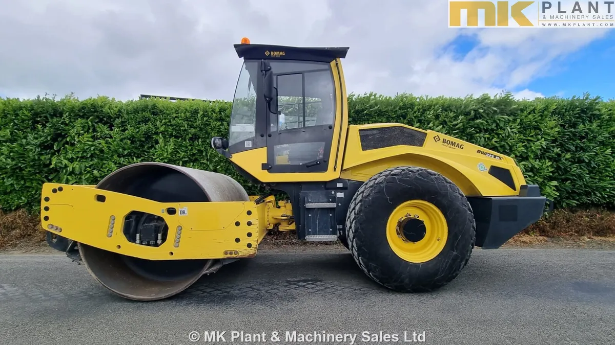 Bomag BW213D-5 Single Drum Roller - Image 1