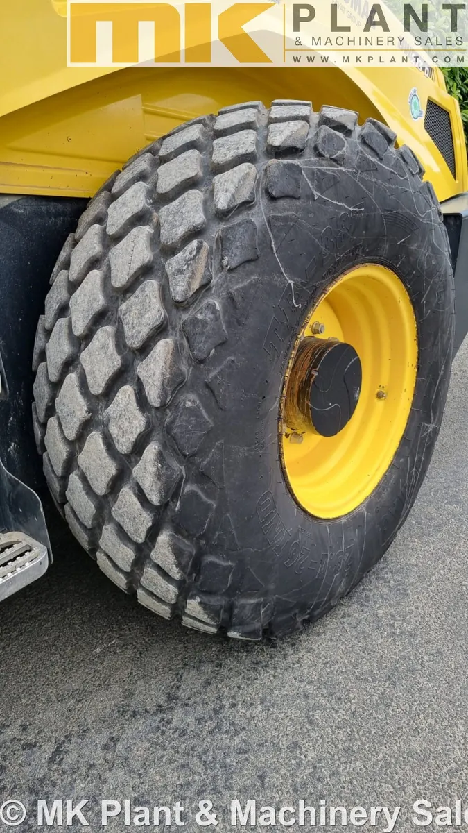 Bomag BW213D-5 Single Drum Roller - Image 4