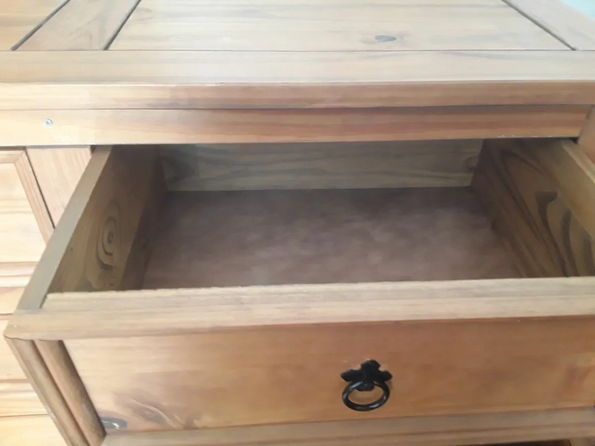 Extremely heavy Corona sideboard new condition - Image 2