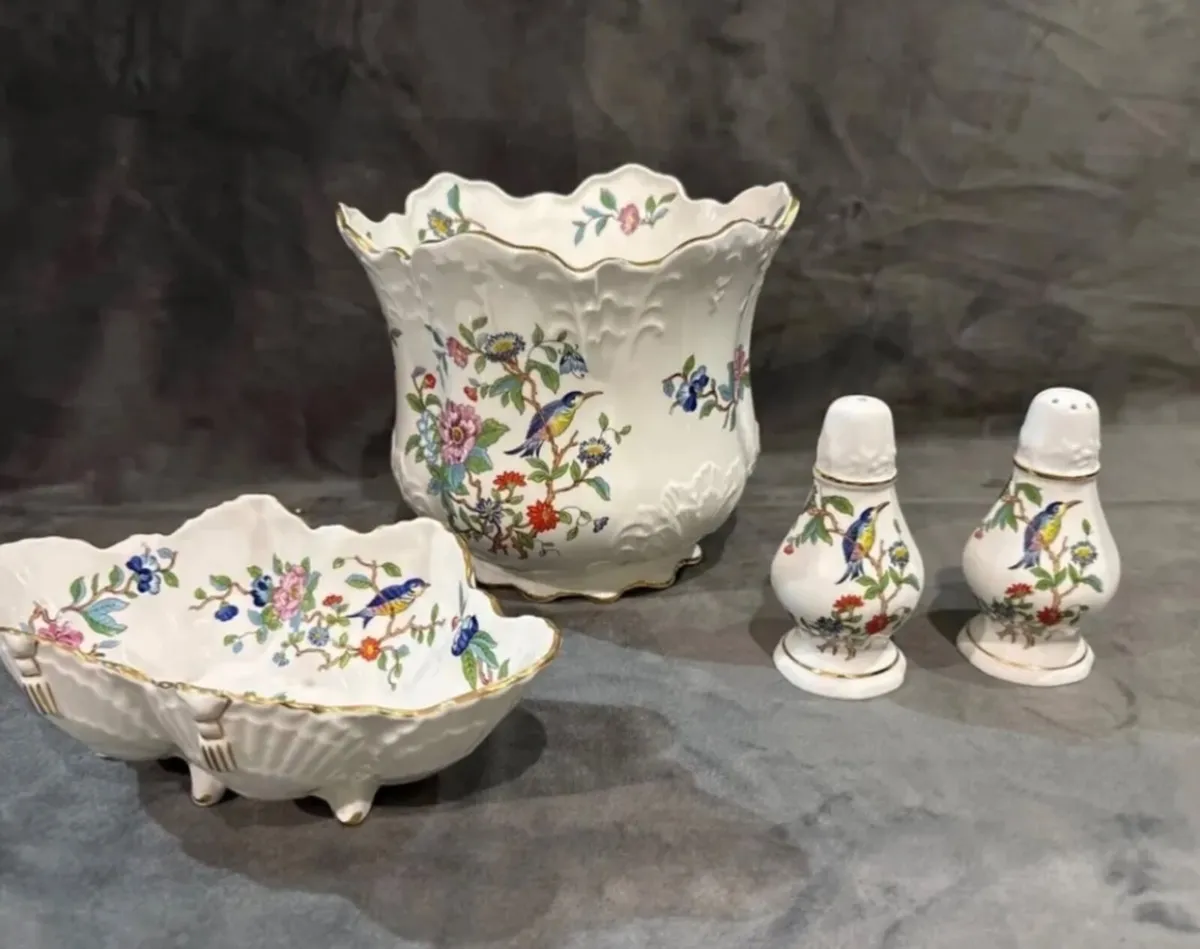 Aynsley Pembroke items - Image 2