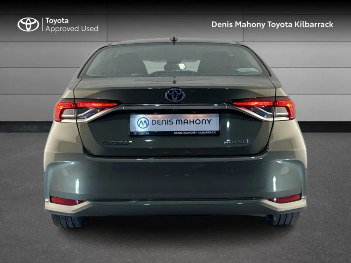Toyota Corolla HYBRID LUNA SALOON - Image 4