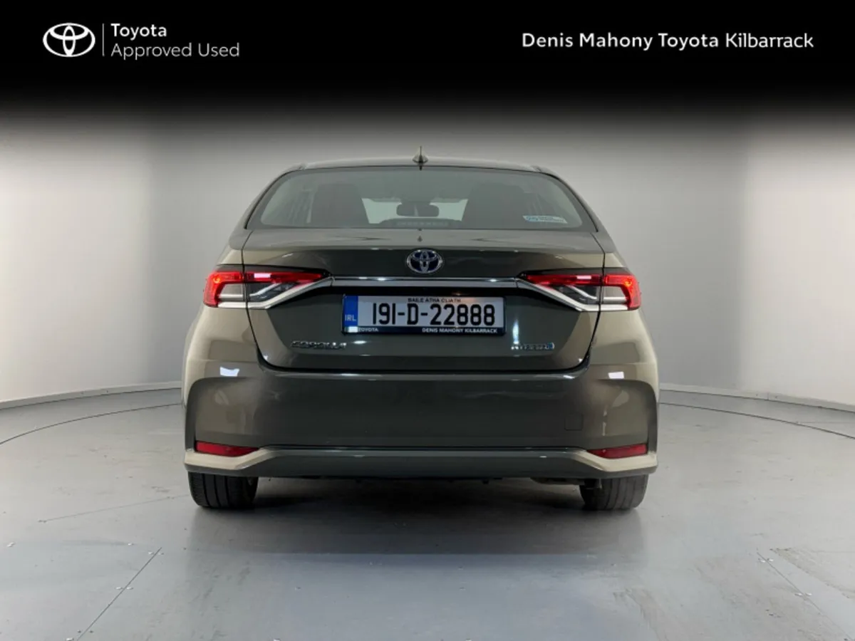 Toyota Corolla HYBRID LUNA SALOON - Image 4