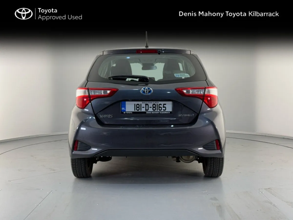 Toyota Yaris HYBRID LUNA - Image 4