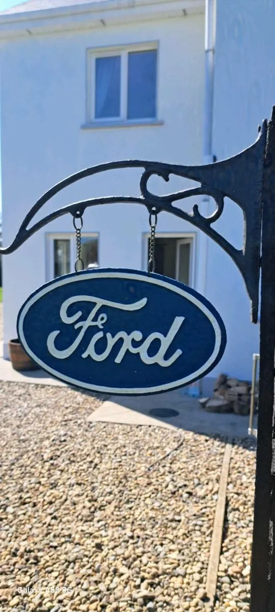 Ford hanging cast iron sign - Image 3