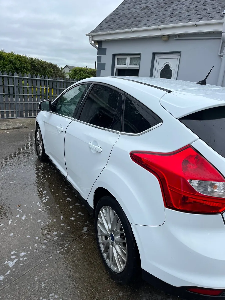Ford Focus 2012 1.0 ECOBOOST Zetec - Image 2