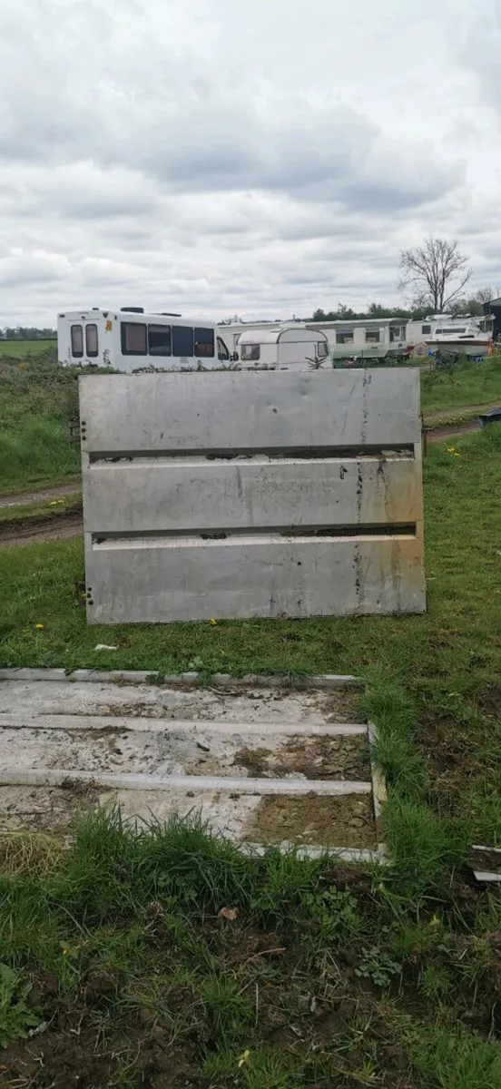 Trailers - Image 1