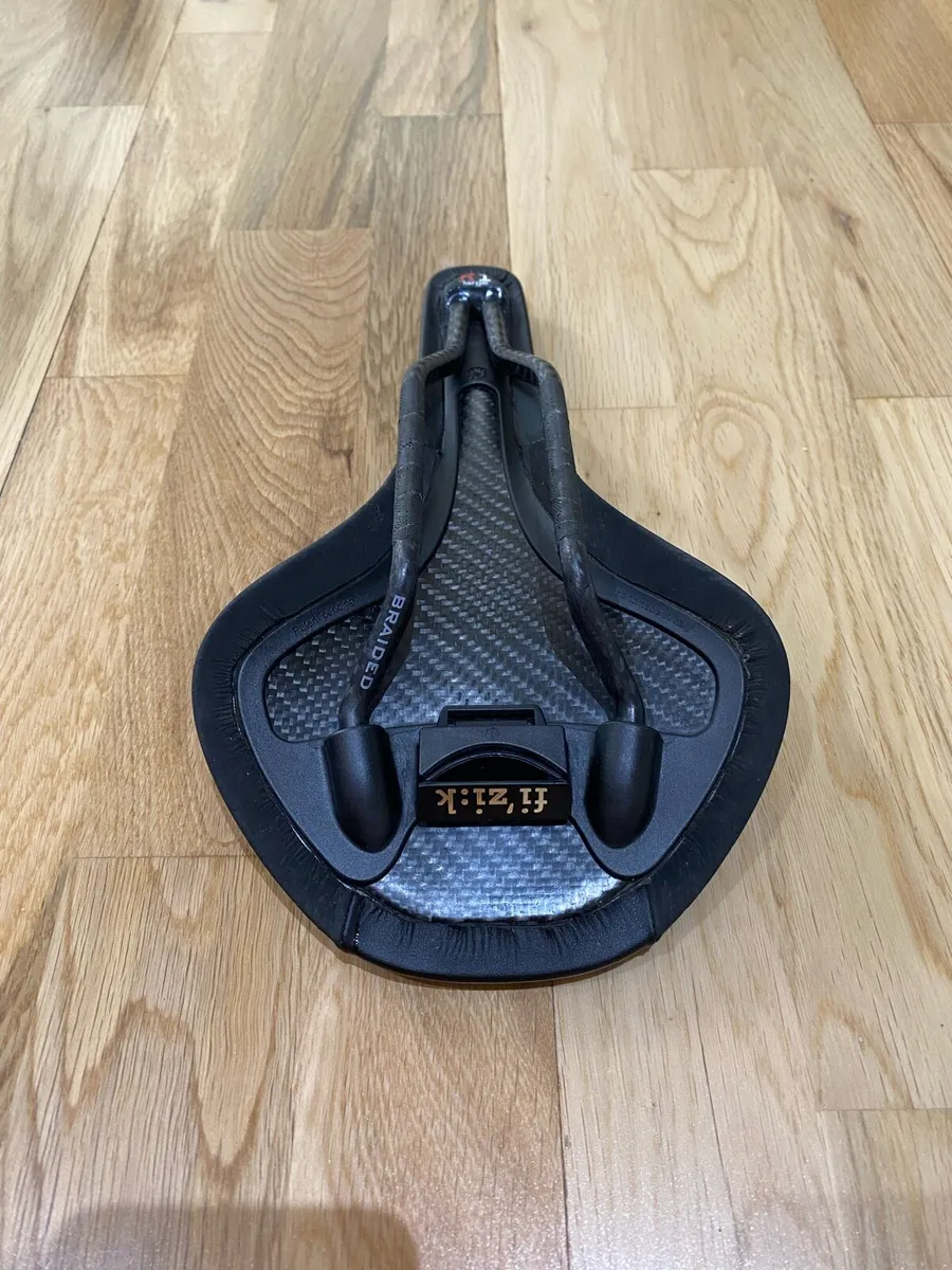 Fizik Antares R1 Carbon Saddle 165g - Image 3