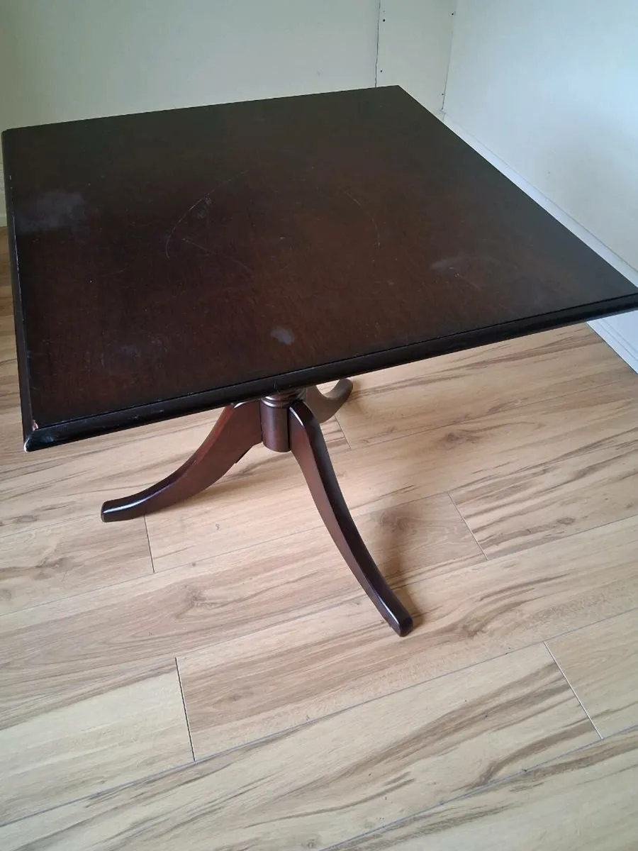 Square mahogany pedestal table - Image 3