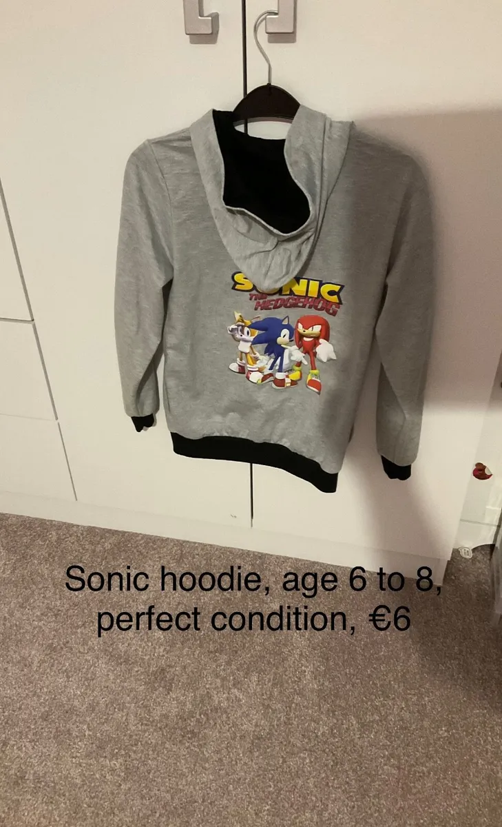 Sonic the Hedgehog hoodie, 6 to 8 - Image 1