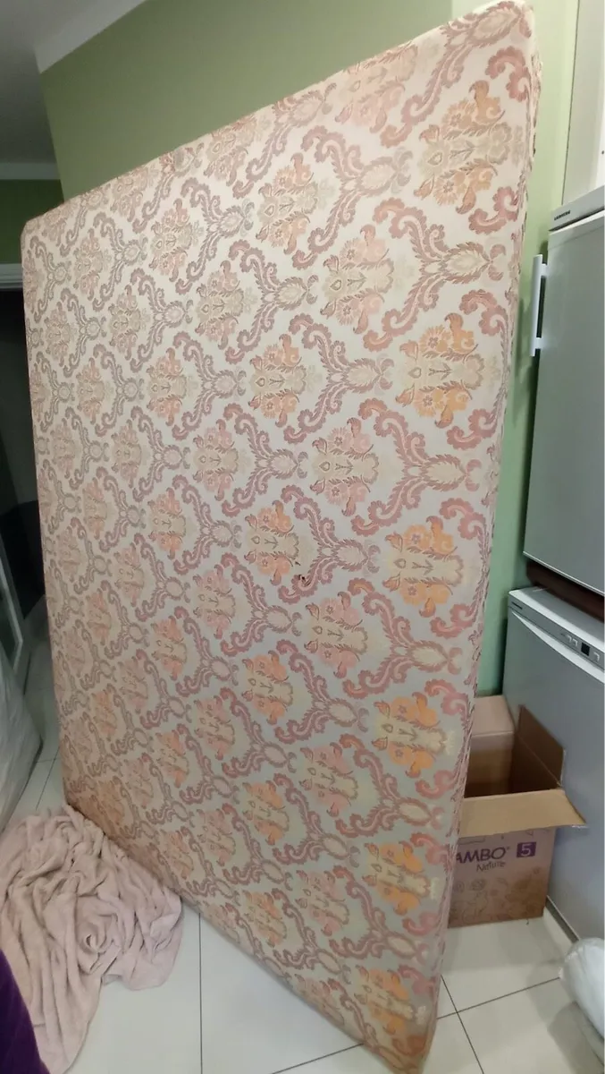 Double bed base - Image 1