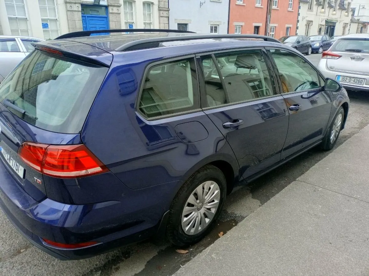 Volkswagen Golf Estate - Image 2