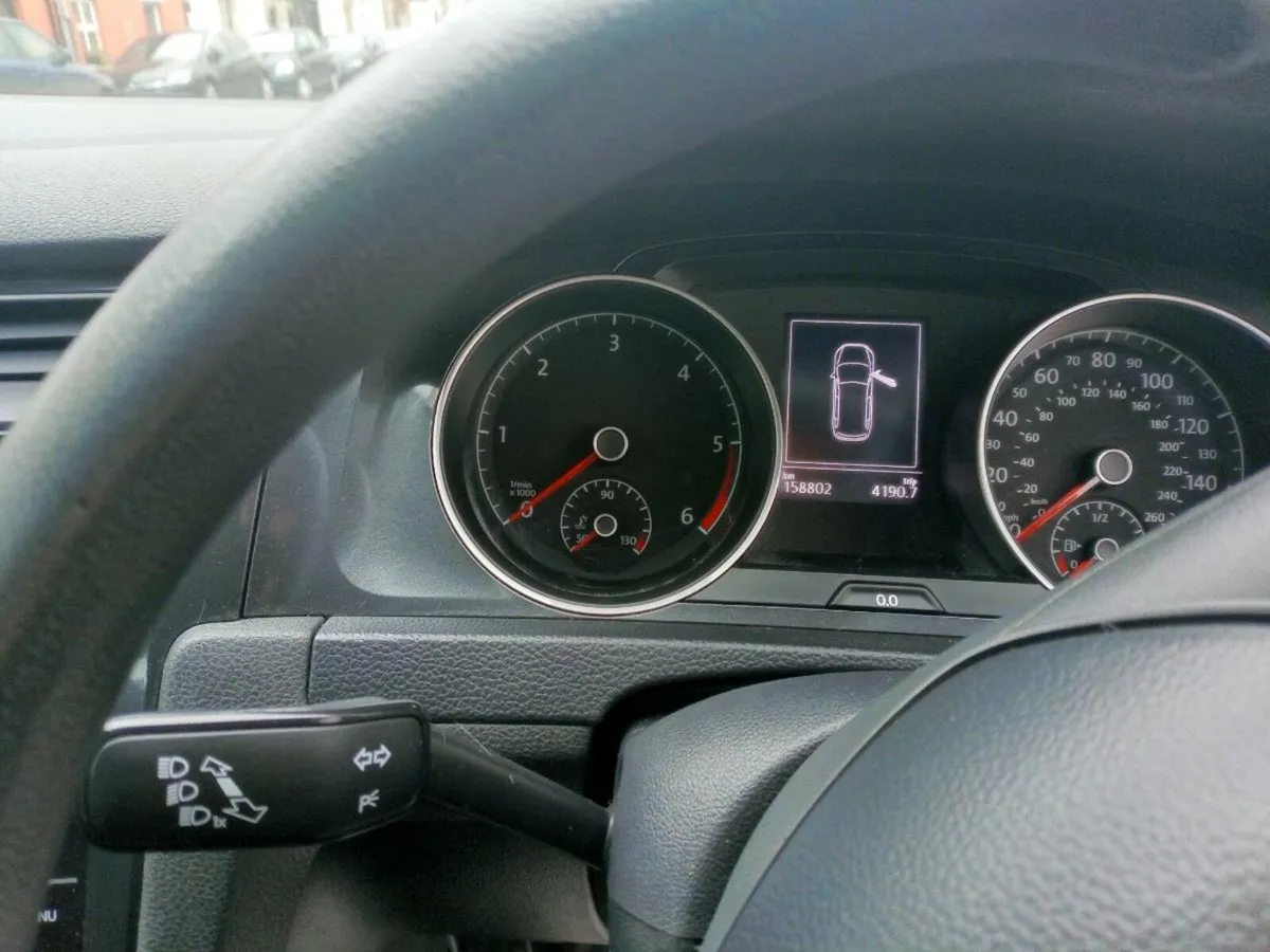 Volkswagen Golf Estate - Image 4