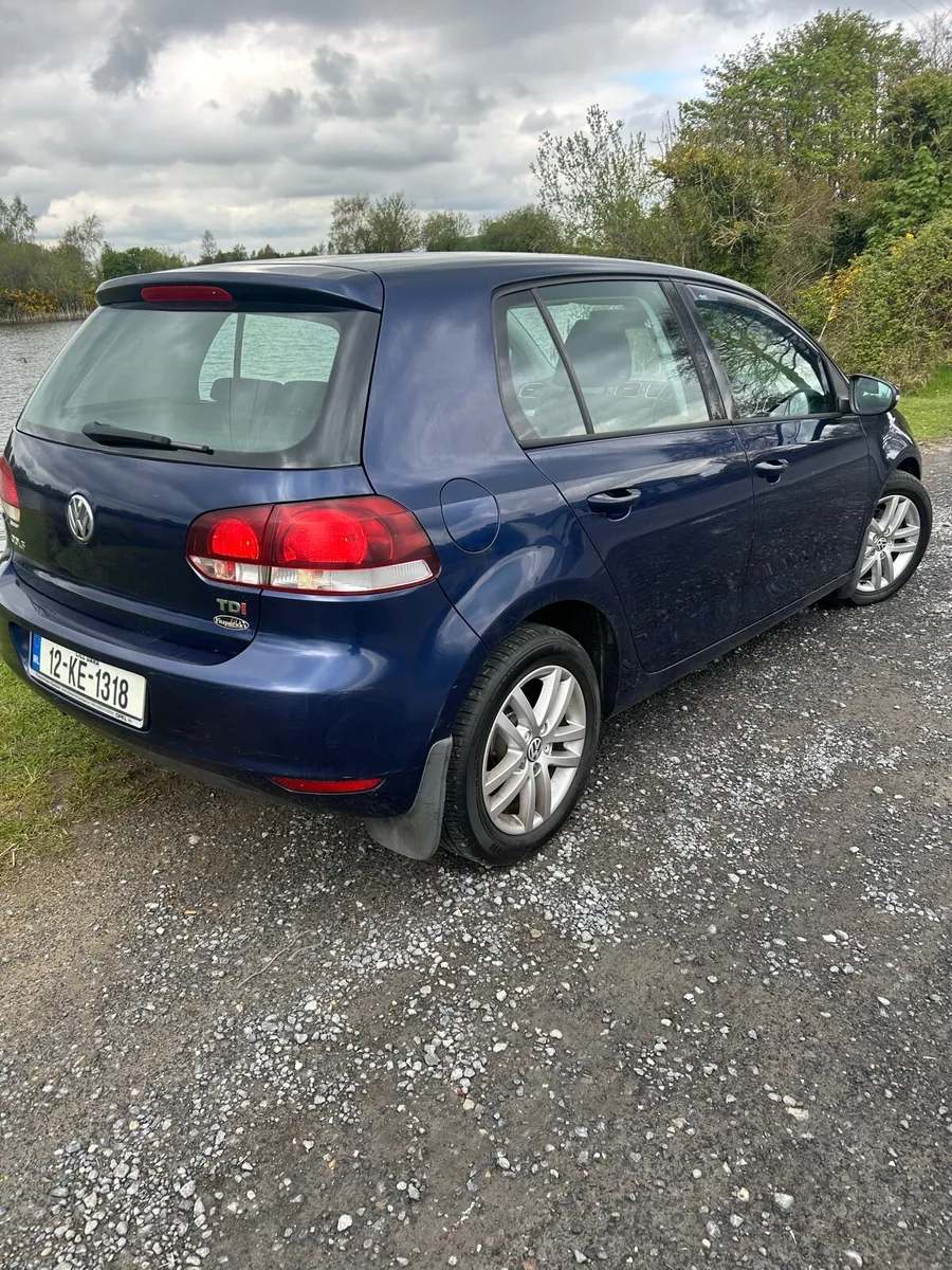 2012 Volkswagen Golf 1.6 DSL red I - Image 4