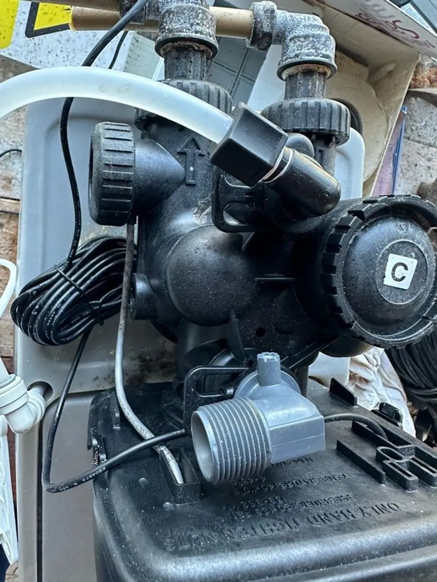 water softner UV light and filter - Image 2