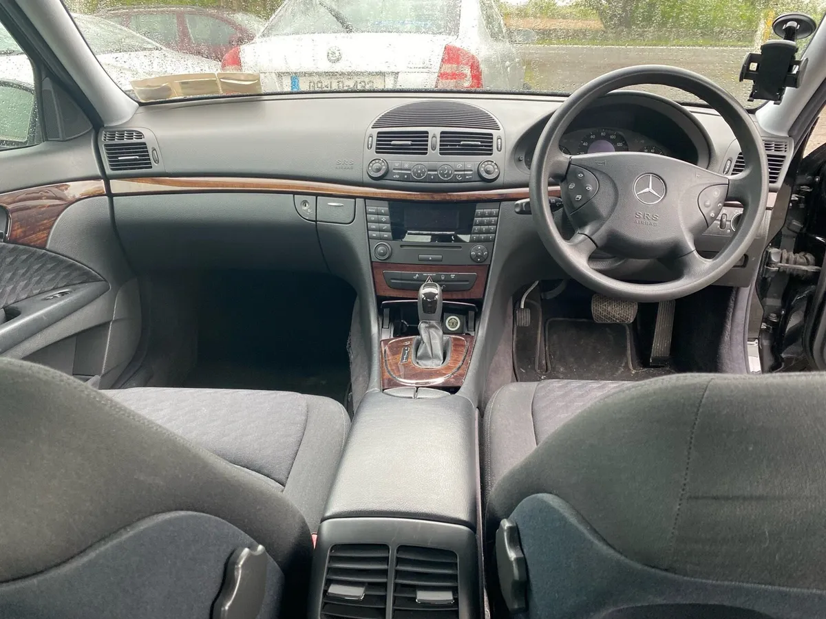 Mercedes - Image 1
