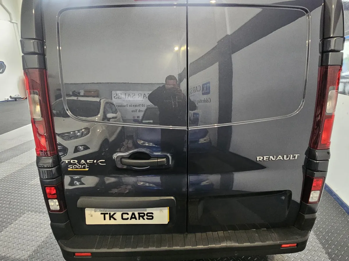 22 RENAULT TRAFIC SL28 SPORT 150 BHP - Image 4