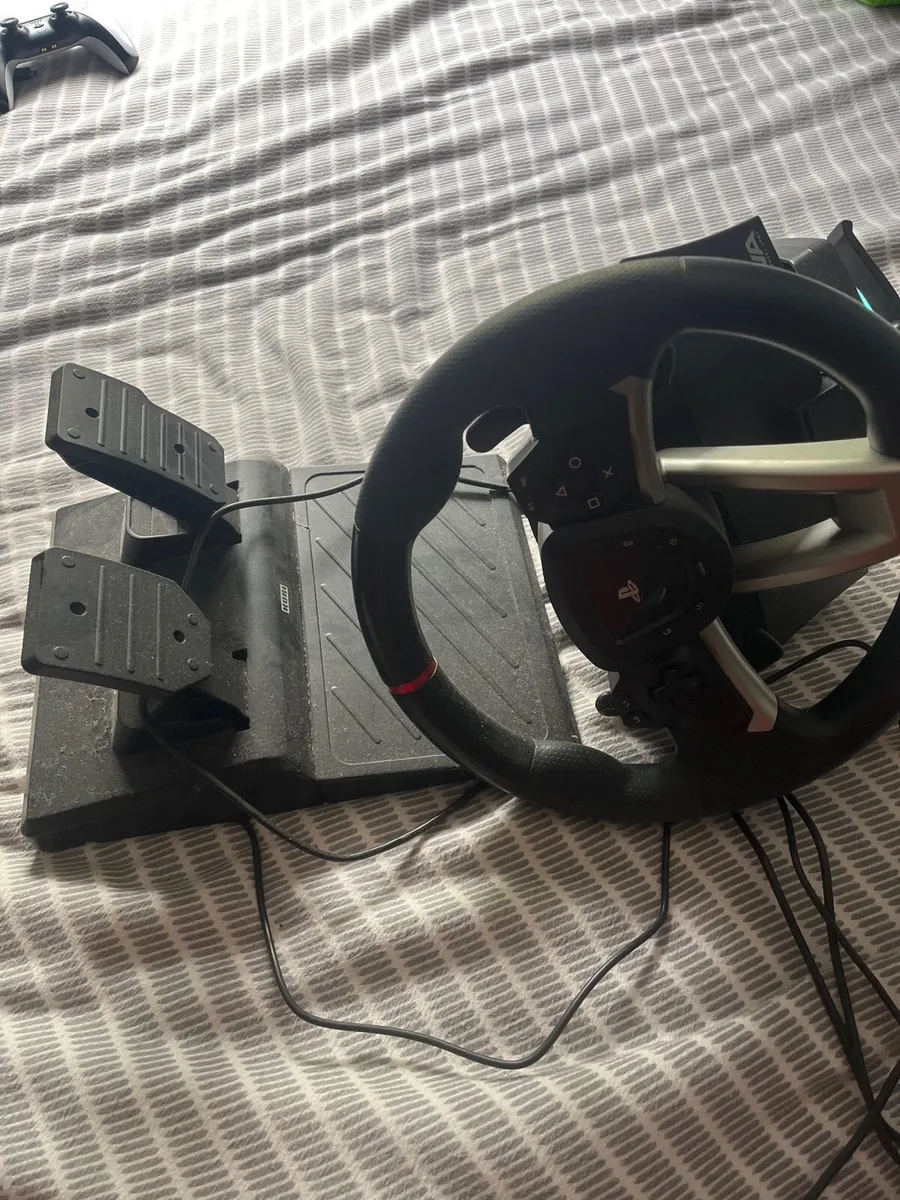 Ps5 disc version with steering wheel and pedals - Image 2