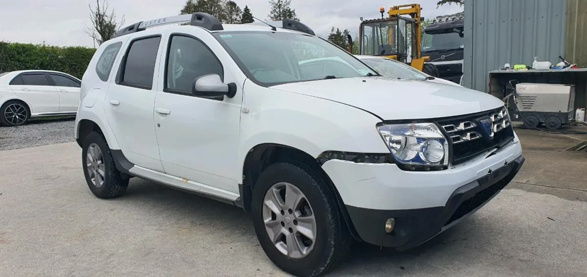 161 DACIA DUSTER 4X4 DIESEL - Image 2
