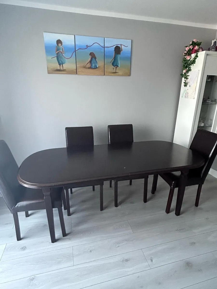 Table with chairs - Image 3