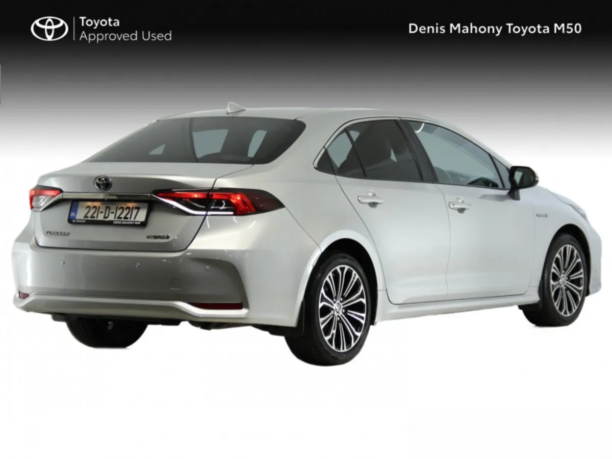 Toyota Corolla Luna Sport Saloon Hybrid - Image 2