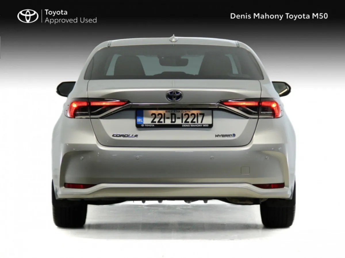 Toyota Corolla Luna Sport Saloon Hybrid - Image 4