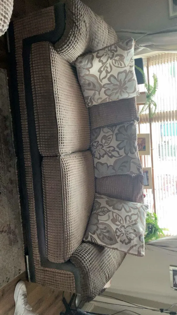 2x 3 seater couch
