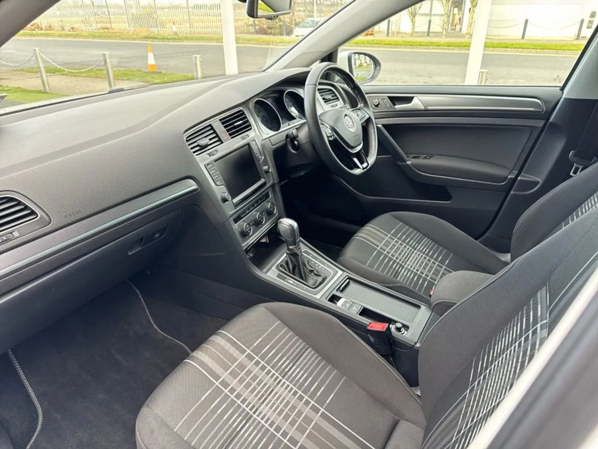 Volkswagen Golf 1.2 Lounge Edition Automatic - Image 3