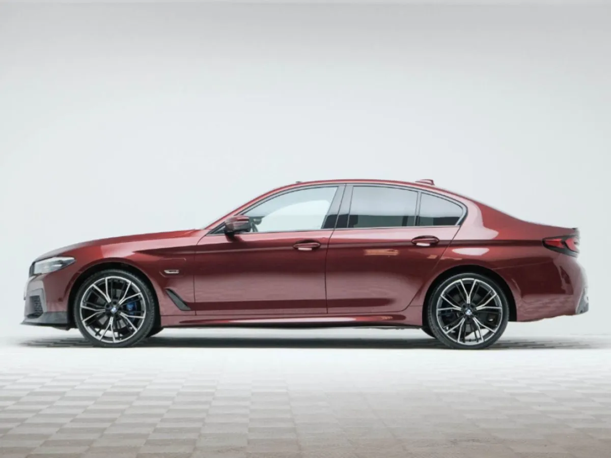 BMW 5 Series 530E M Sport Xdrive  sunroof - Image 4