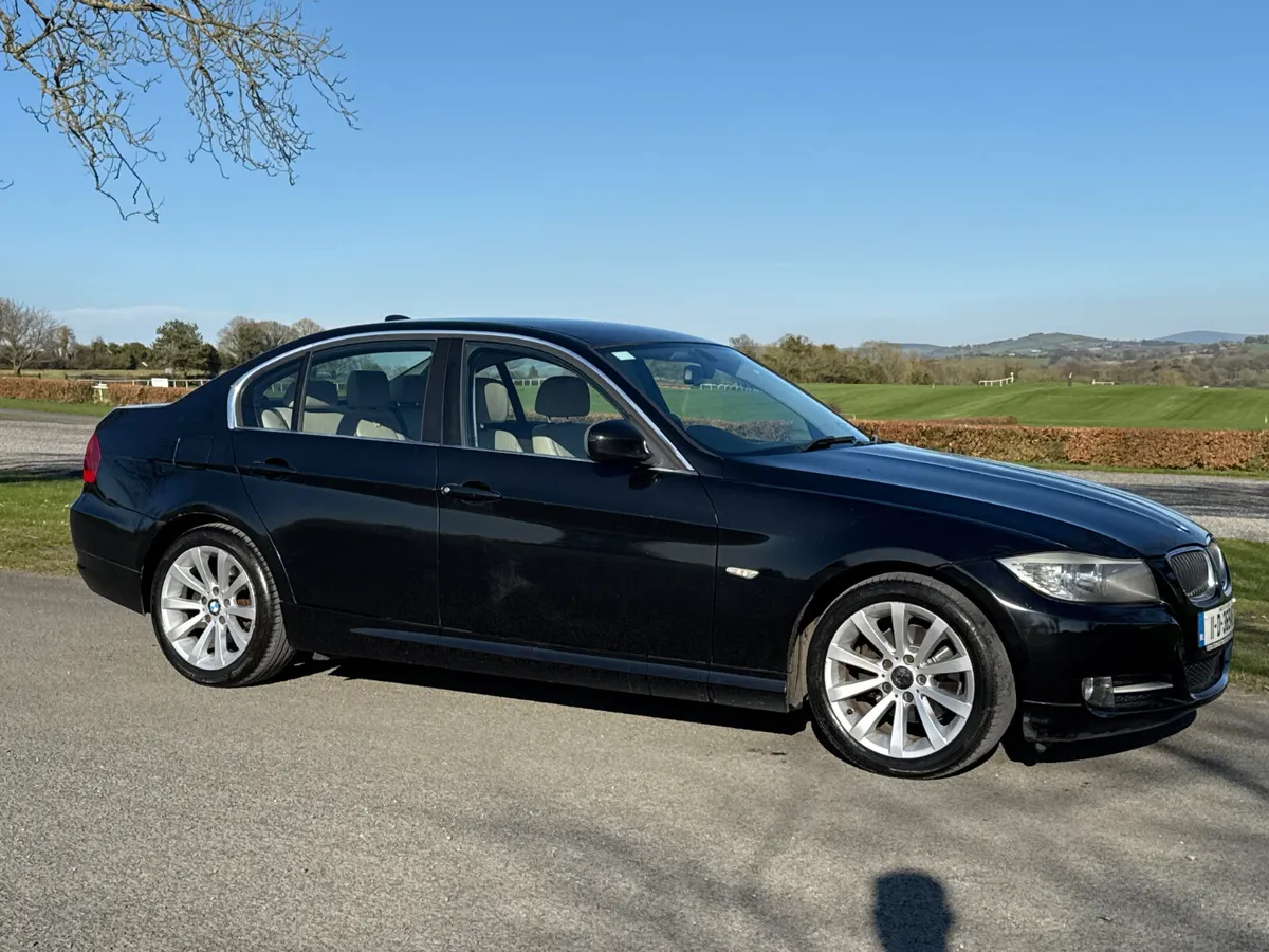 BMW 3-Series 2011 Exclusive Auto 318 - Image 3