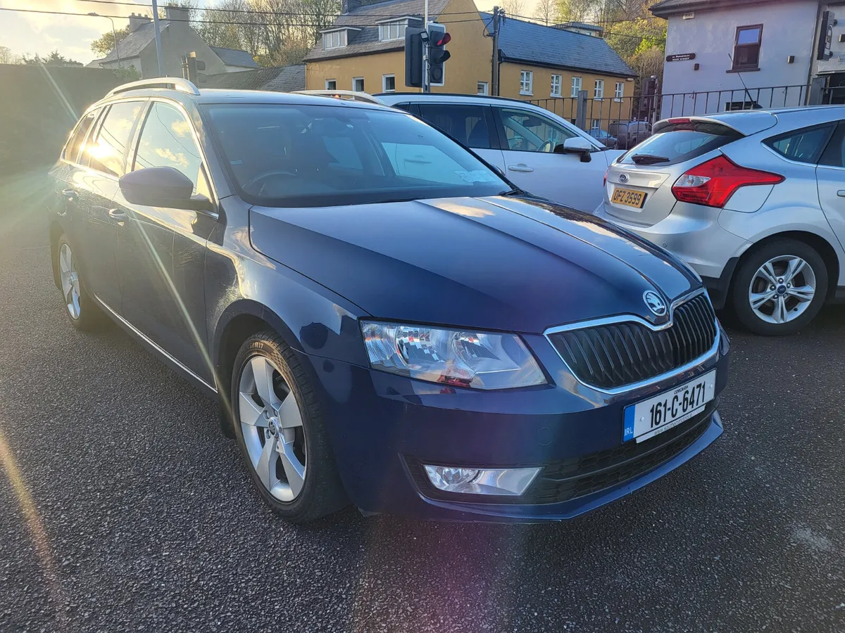 Skoda Octavia Style 1.6 TDI Estate, FSH, Long Warr - Image 4