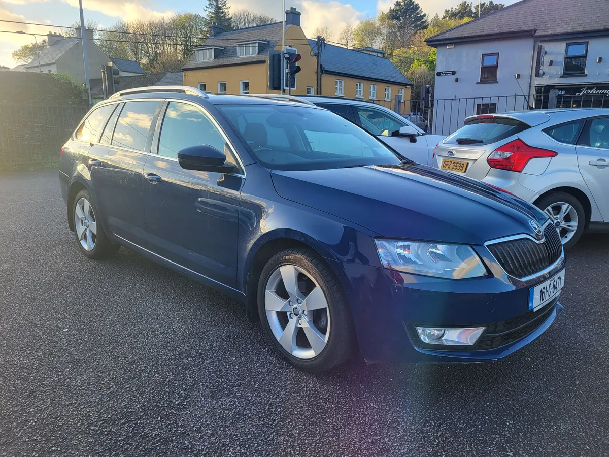 Skoda Octavia Style 1.6 TDI Estate, FSH, Long Warr - Image 3