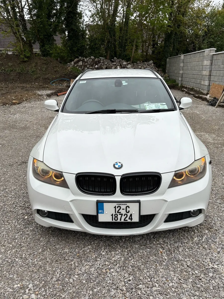 BMW 320i E91 - Orange engine light on - Image 1