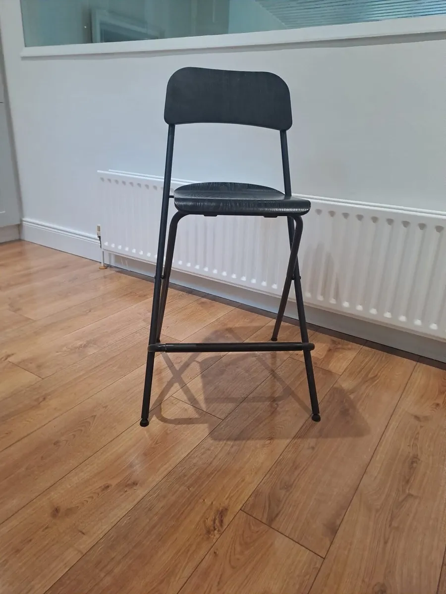 5 black bar stools - Image 1