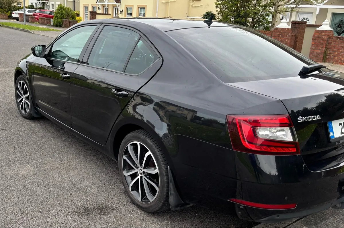 Skoda Octavia 1.6 Diesel Soleil - 201WH60 - Image 2
