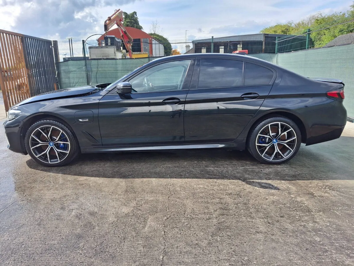 221 BMW 530E M Sport - Image 4