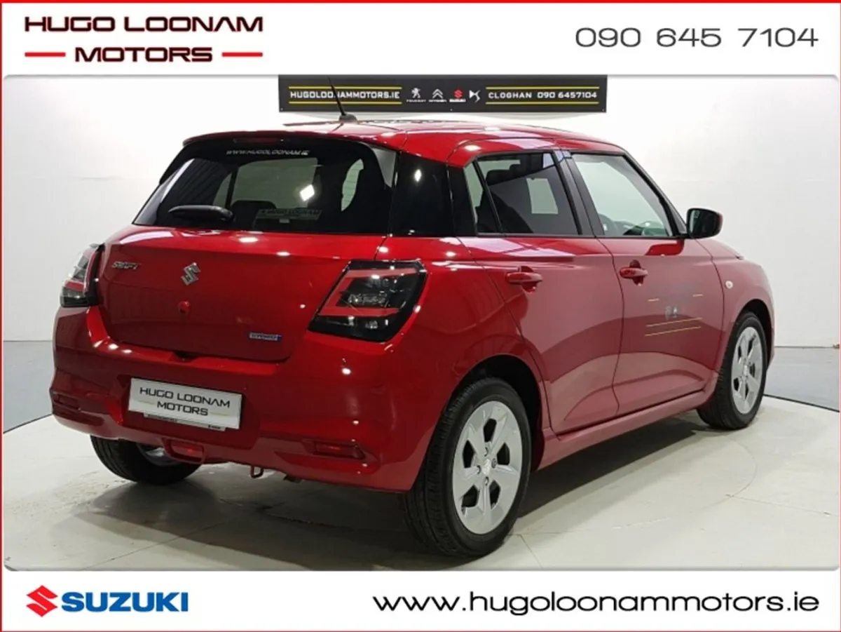 Suzuki Swift 1.2 Hybrid Motion CVT - Image 4