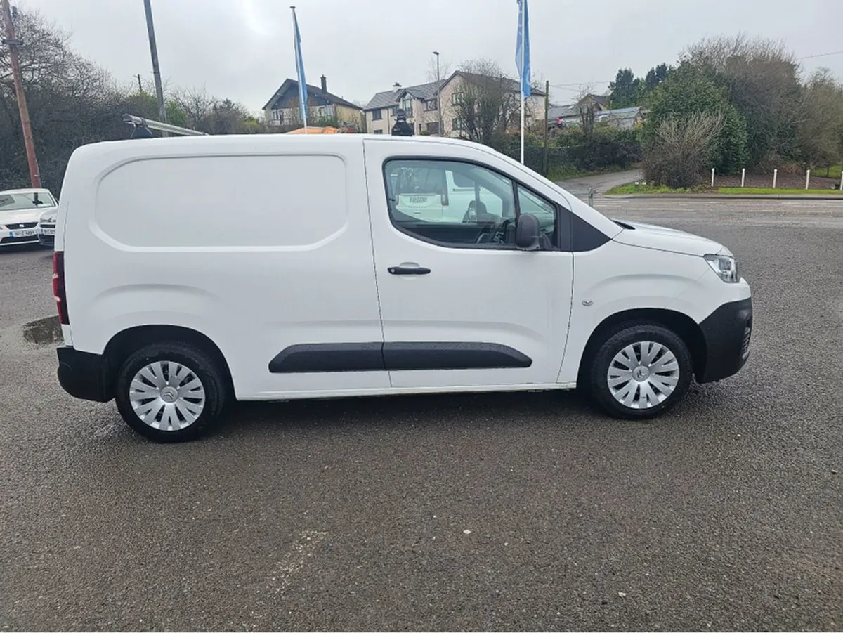 Citroen Berlingo K9 LX 1.5 Bluehdi 75 650KG M 3 - Image 3