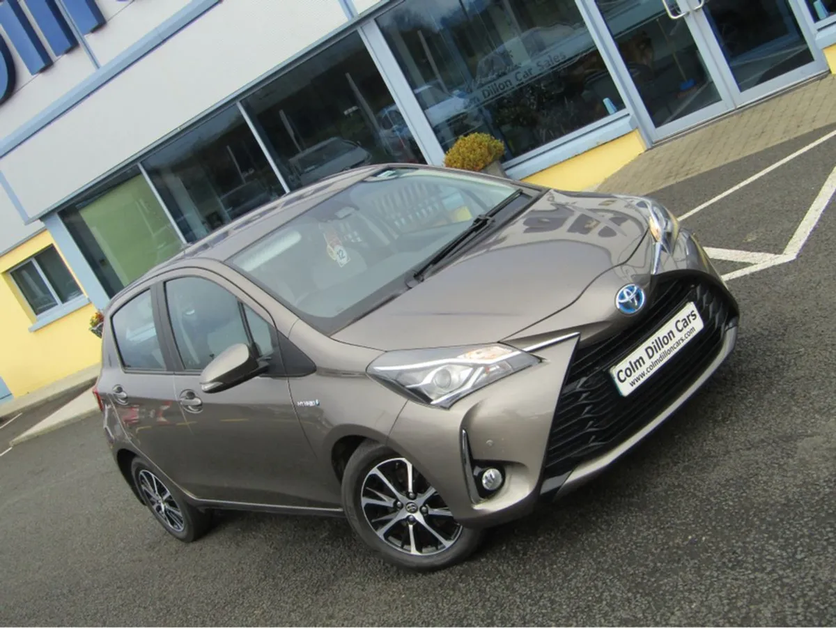 Toyota Yaris Design HEV CVT Hybird Automatic - Image 2