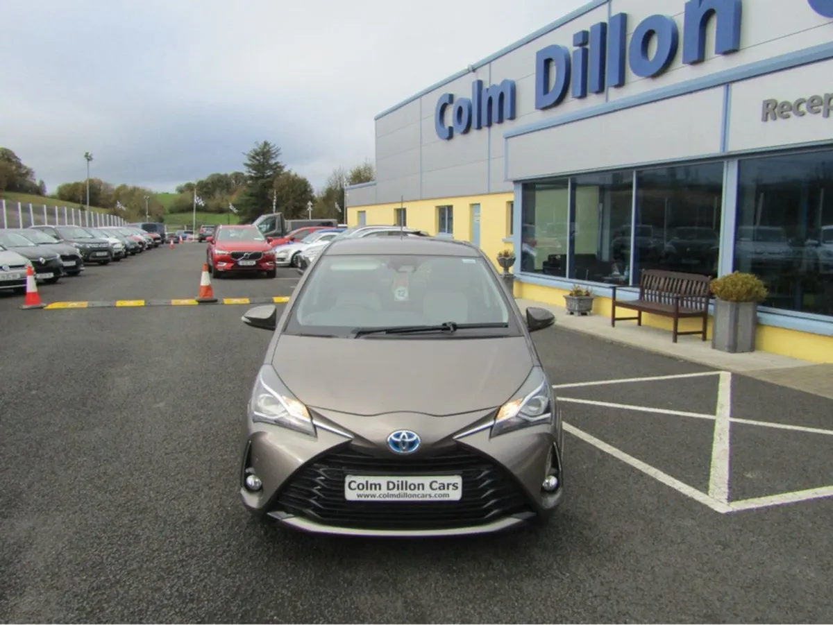 Toyota Yaris Design HEV CVT Hybird Automatic - Image 4