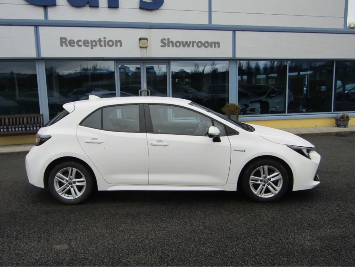 Toyota Corolla Icon Tech HEV CVT Hybird - Image 3