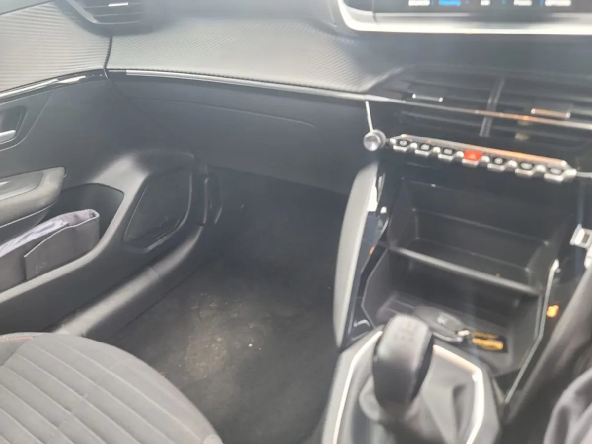 Peugeot 208 Active 1.2 75 6.3 4DR - Image 4