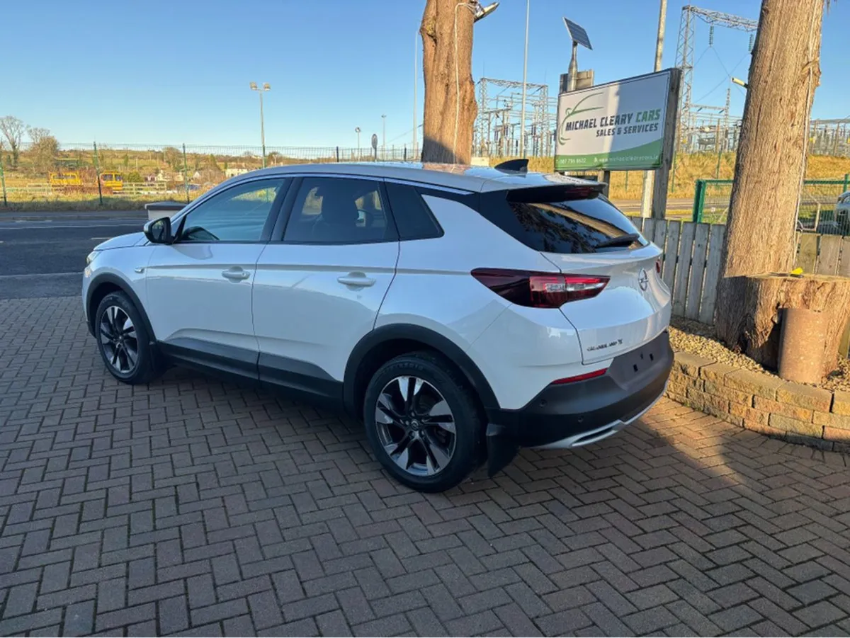 Opel GRANDLAND X SRI 1.2i 130PS 4DR - Image 4