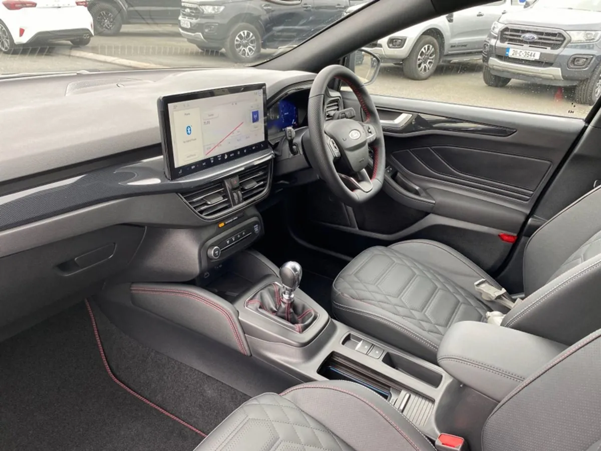 Ford Focus St-line X 1.0 Mhev 125BHP.. Full Leath - Image 3