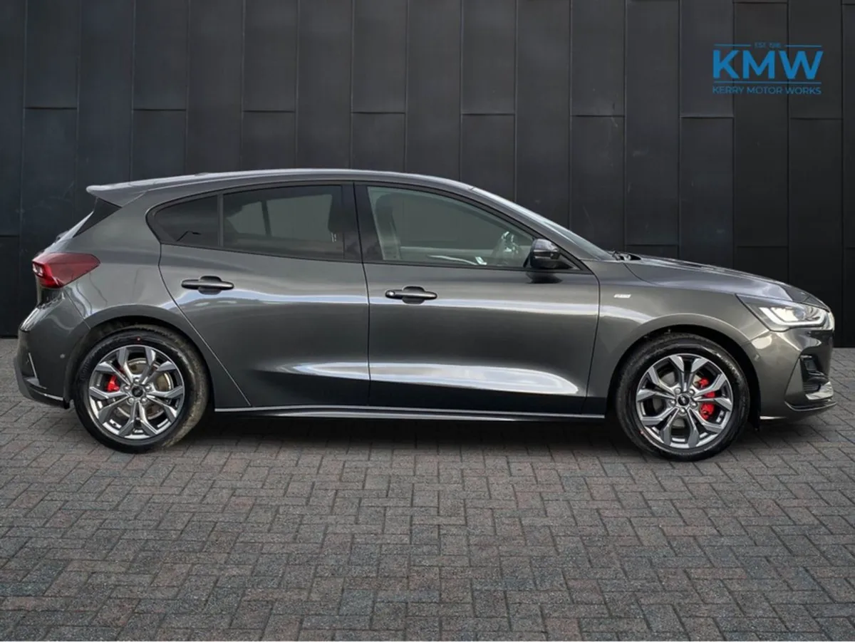 Ford Focus 1.0 125BHP St-line..parking Pack/desig - Image 4